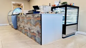 Kave Dessert derby counter