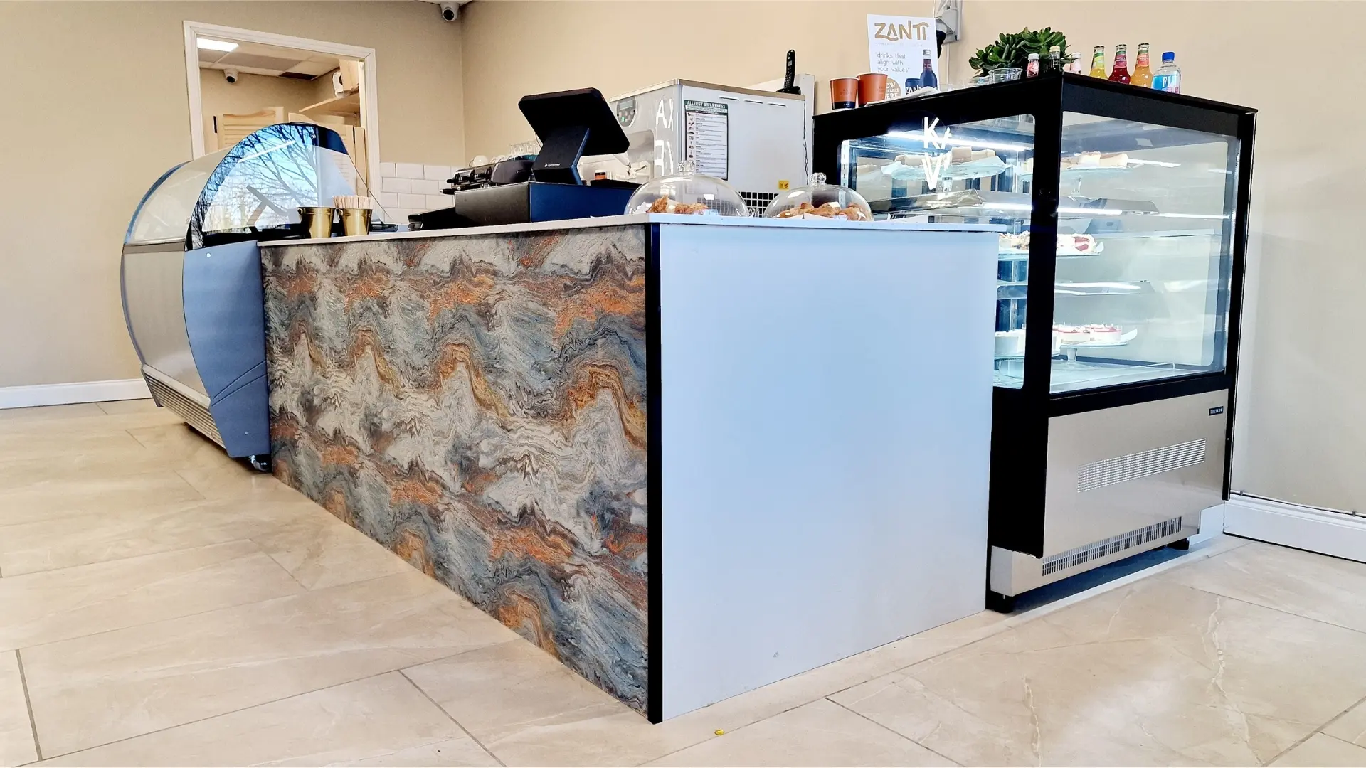 Kave Dessert derby counter