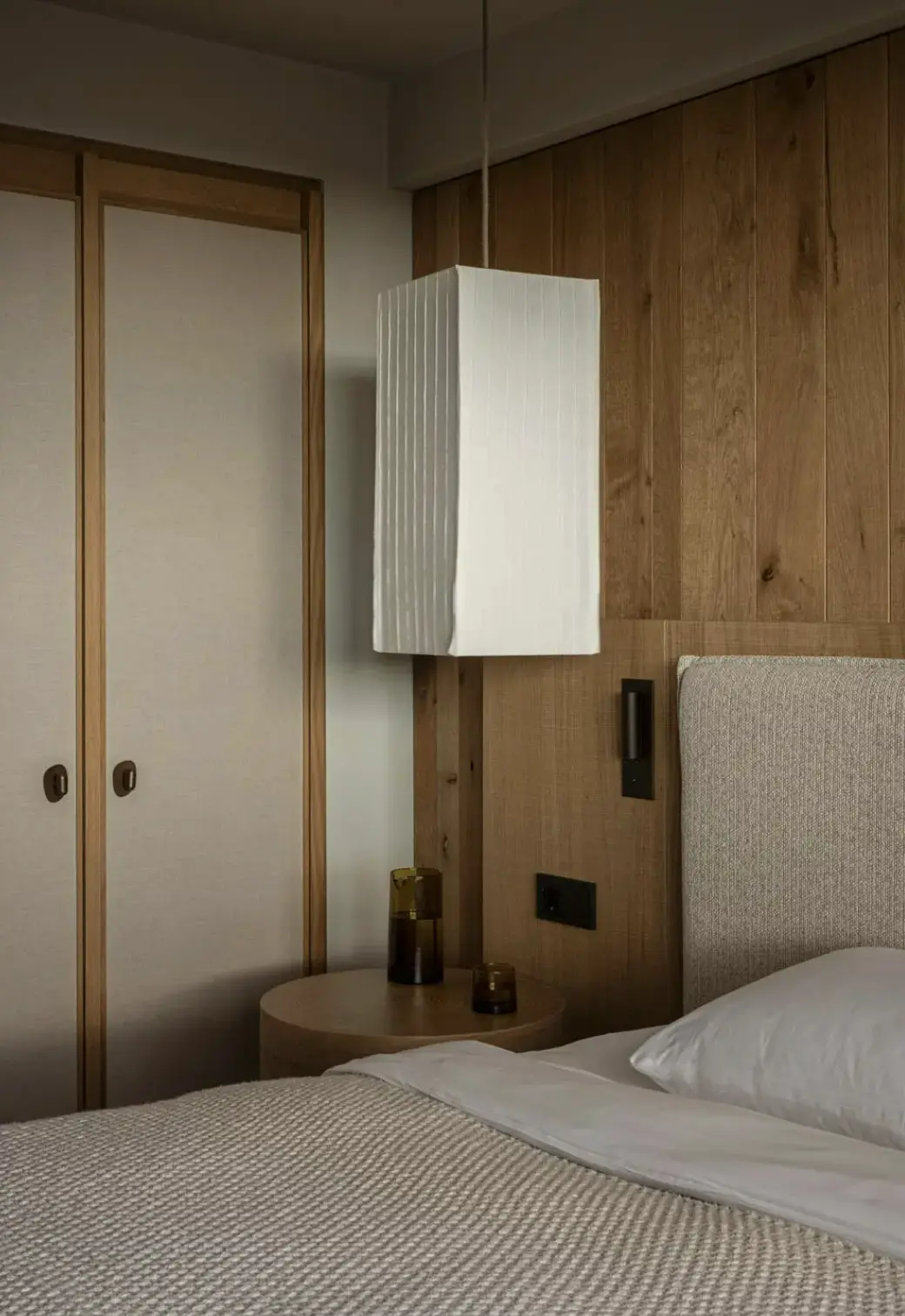 bedroom details